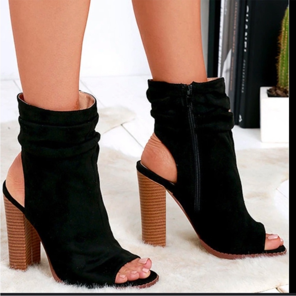 VENUS Black Peep-Toe Ankle Boots